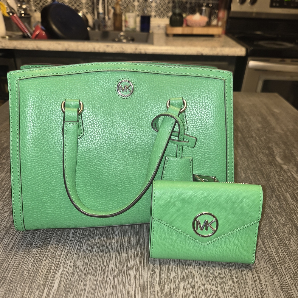 Michael Kors Vibrant Green Women's Wallet - Picture 3 of 3